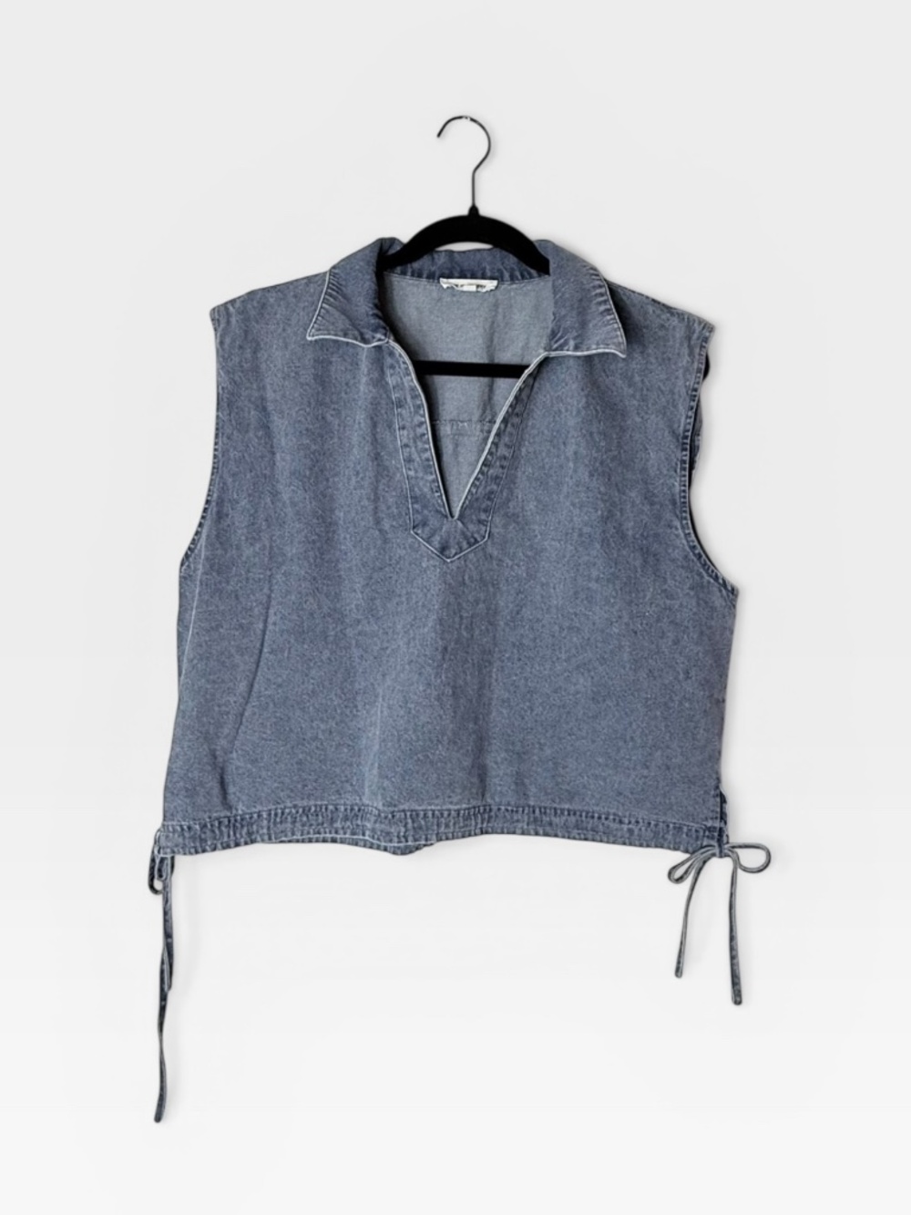 My Jewelry Denim Sleeveless Cropped V Neck‎ Top (J)